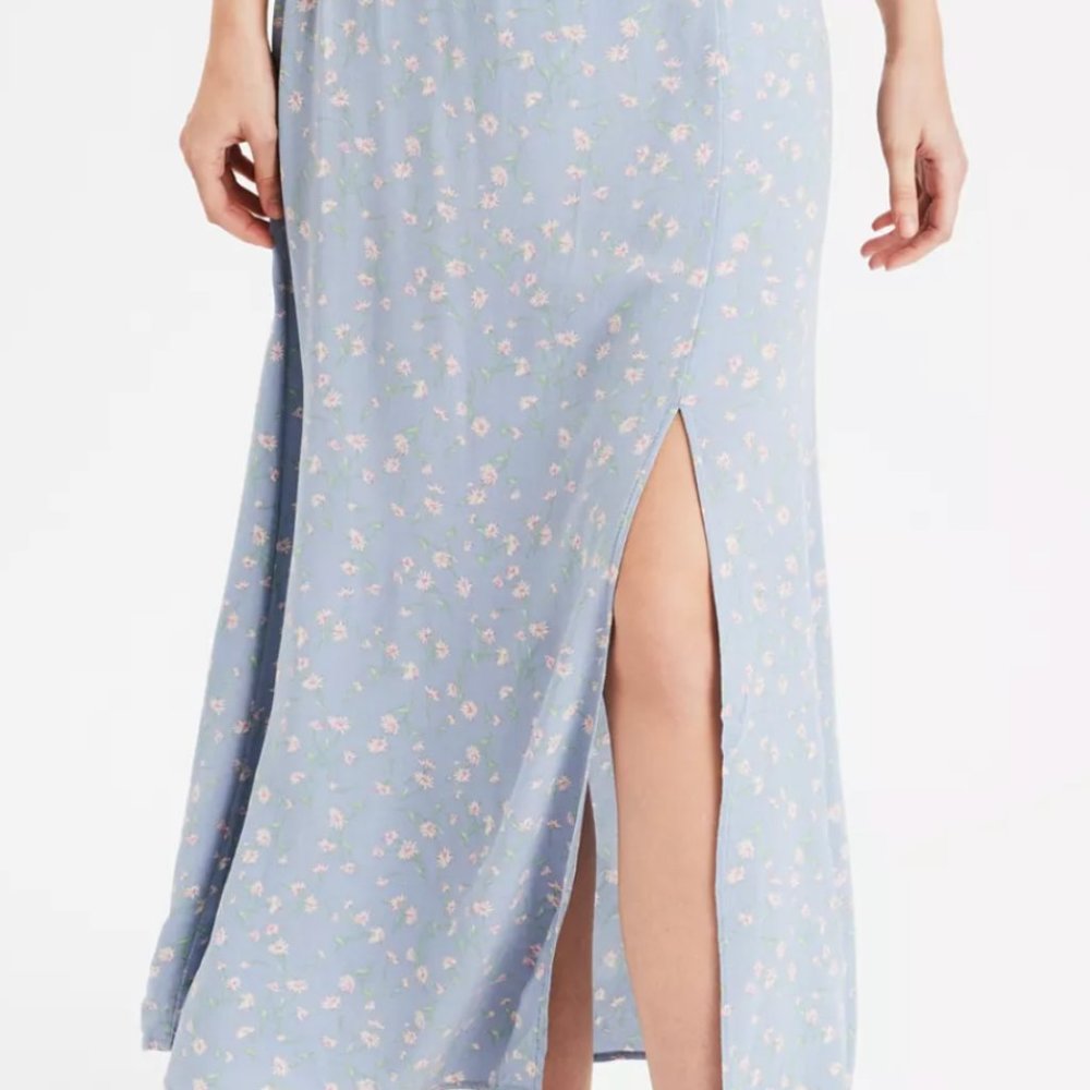 American Eagle High-Waisted Floral Slit skirt